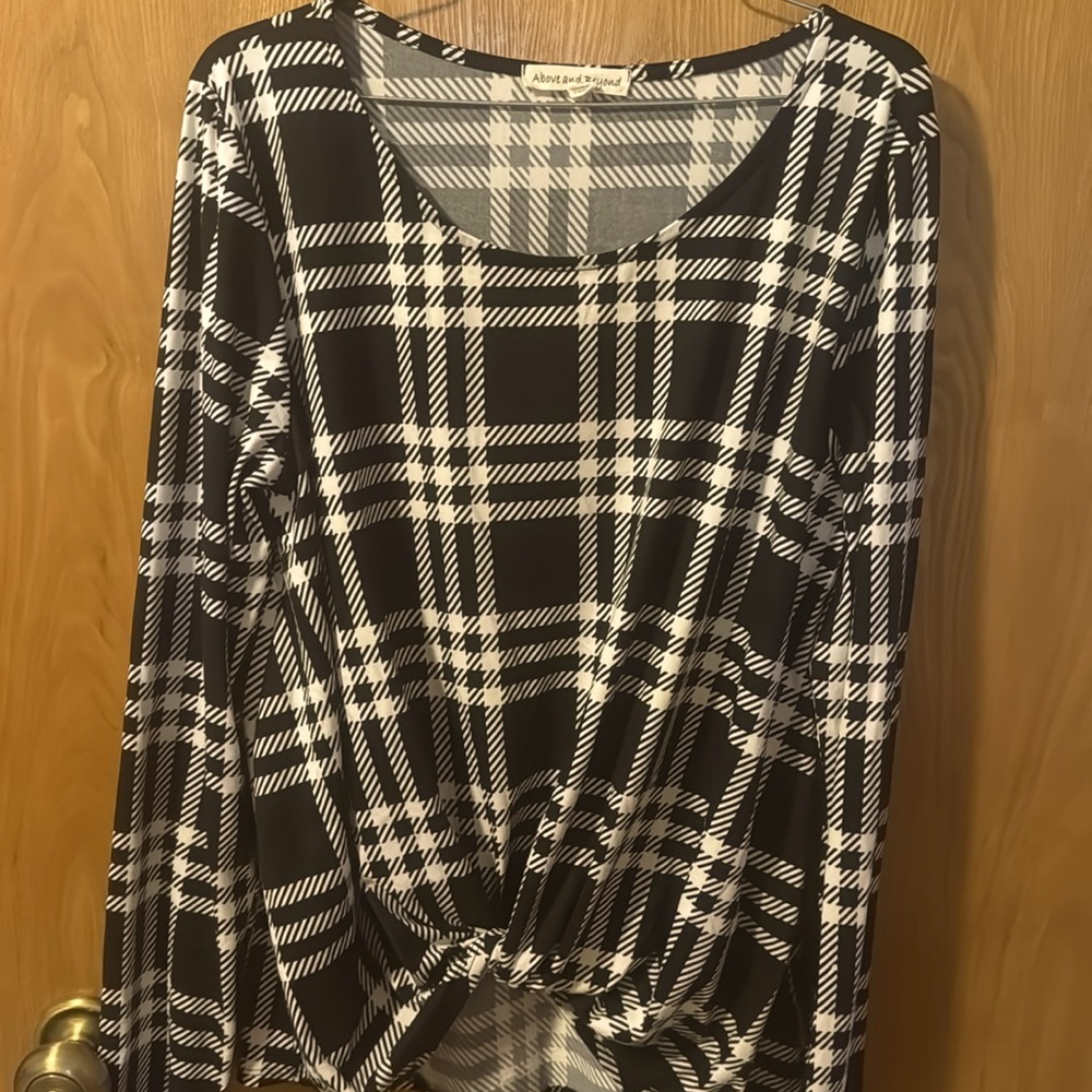 Above & Beyond xl black white plaid shirt